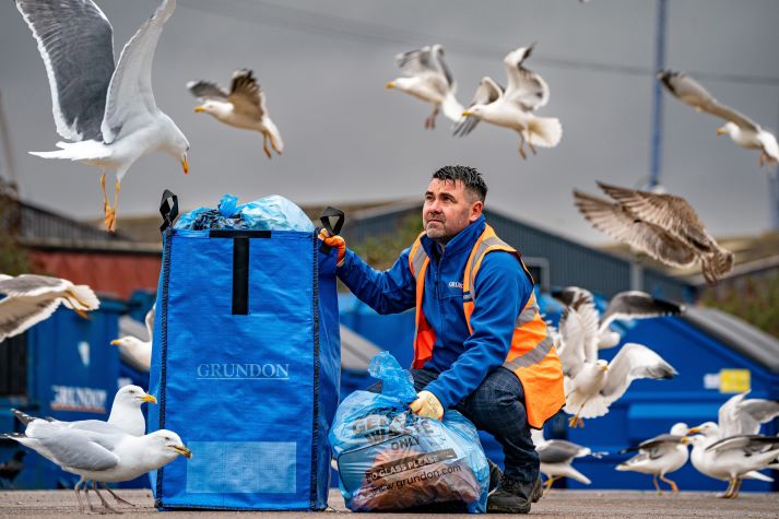 Scavenger Proof Sacks Brought To Bristol To End Scourge Of Seagull Raids On Citys Commercial 4567